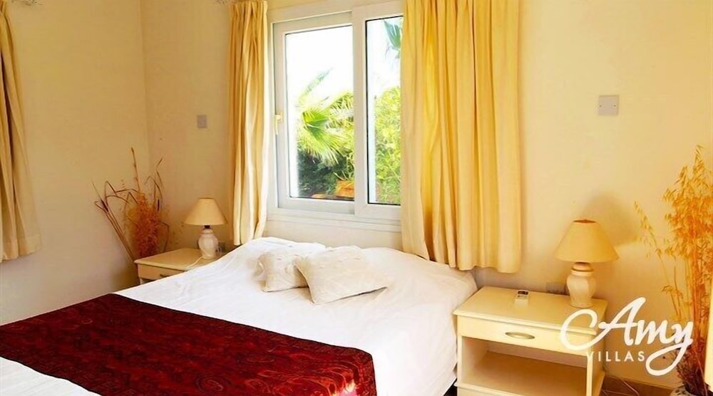 Villa photo 1