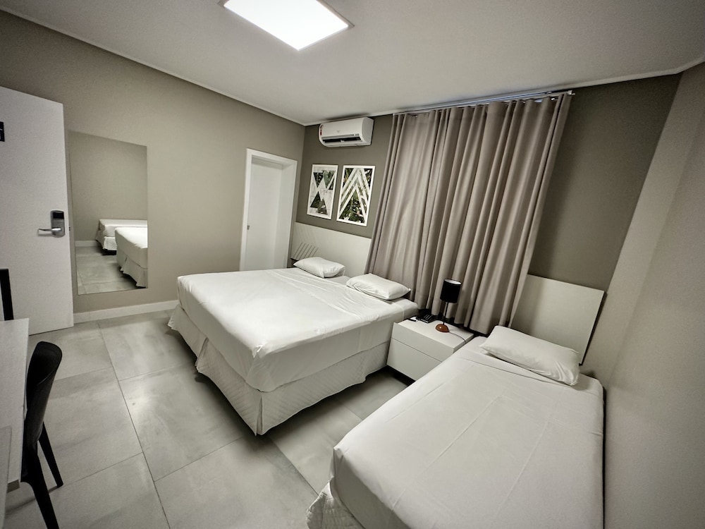 Deluxe Triple Room photo 2