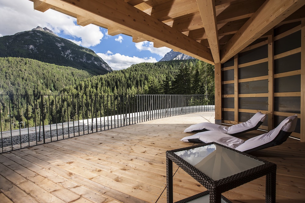 Superior Suite, Mountain View photo 1
