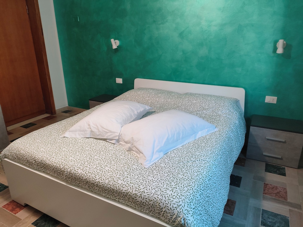 Double Room, Private Bathroom, Garden View
