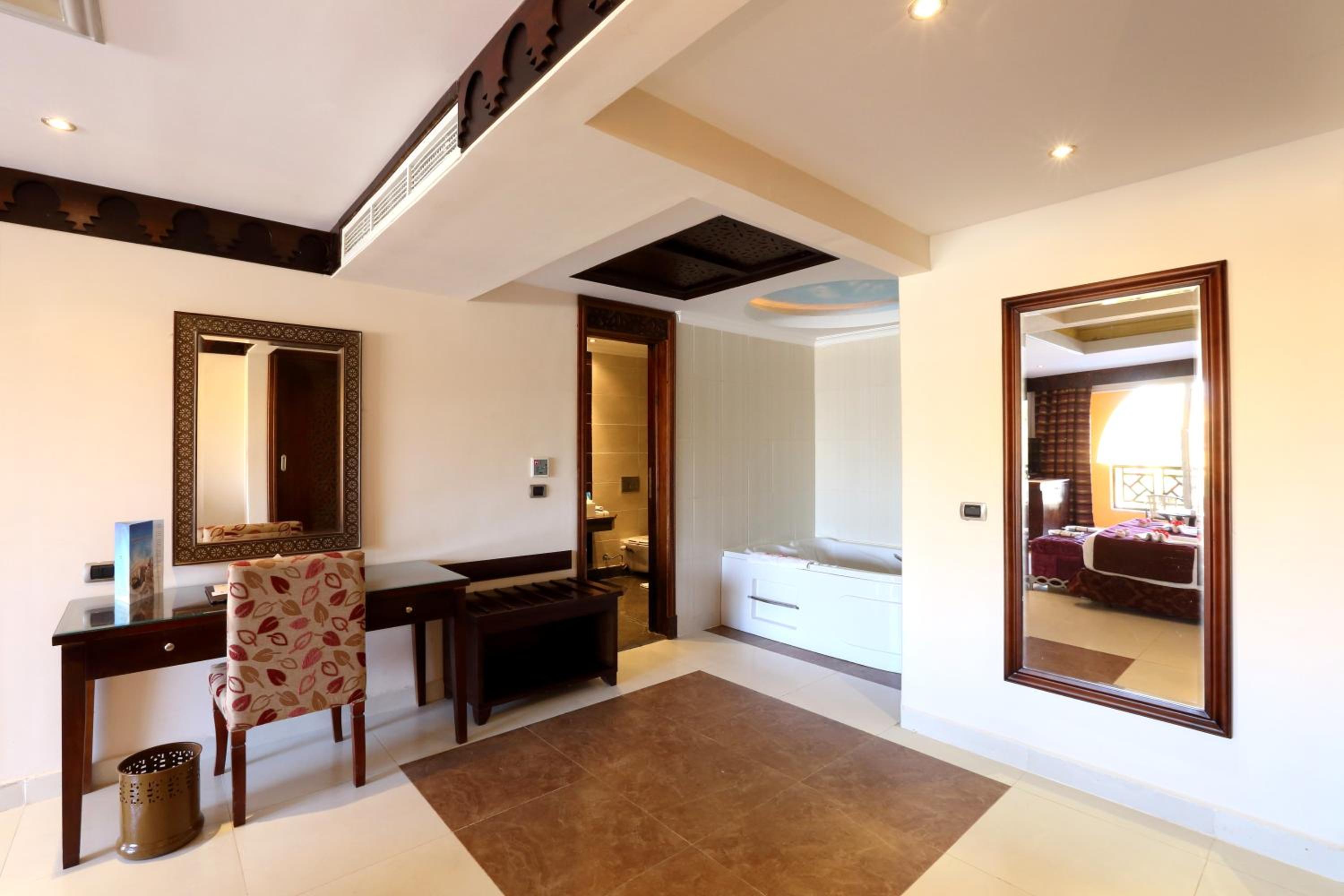 Royal Suite photo 2