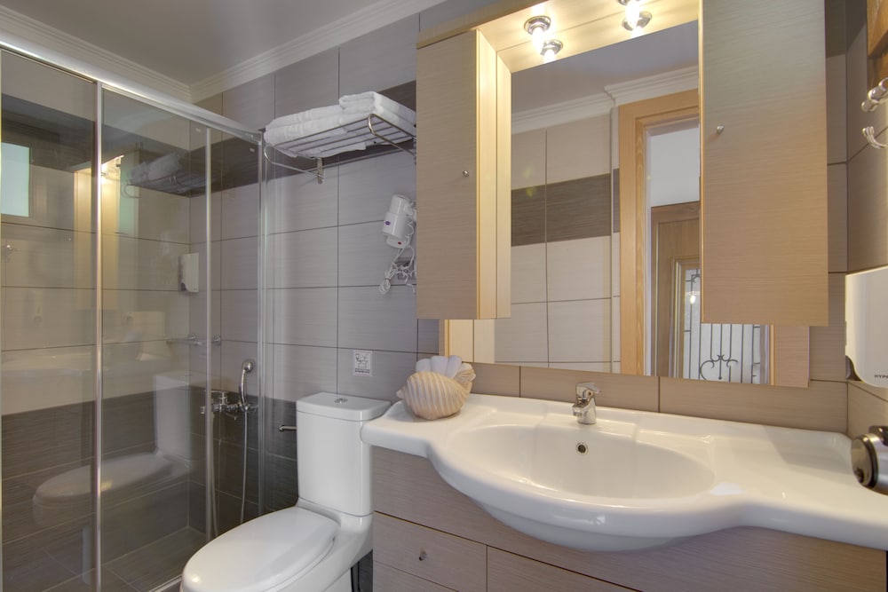 Superior Double Room with Balcony and Sea View - Photo 7