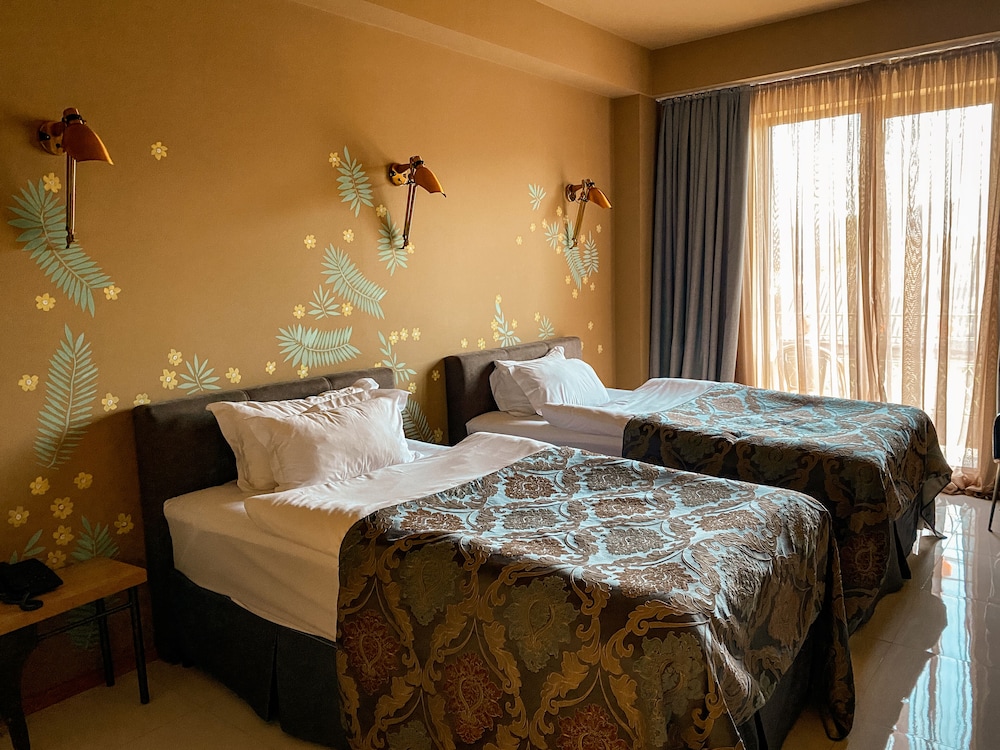 Standard Twin Room, Multiple Beds, Non Smoking, City View photo 2