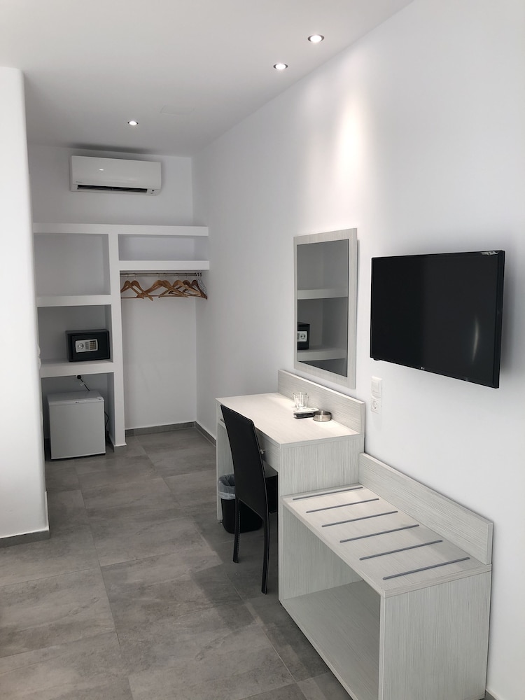 Deluxe Double or Twin Room - Photo 5