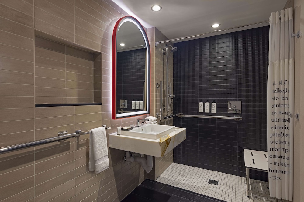 Room, 1 King Bed, Accessible (Roll-In Shower) - Photo 5