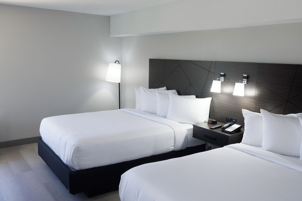 Standard Room, 2 Queen Beds, Non Smoking photo 1
