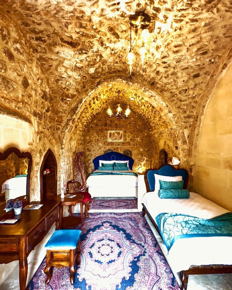Deluxe Room, Bathtub, Courtyard View - Photo 2