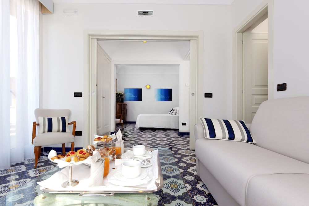 Executive Suite (Ischia Sunset) (3 people)