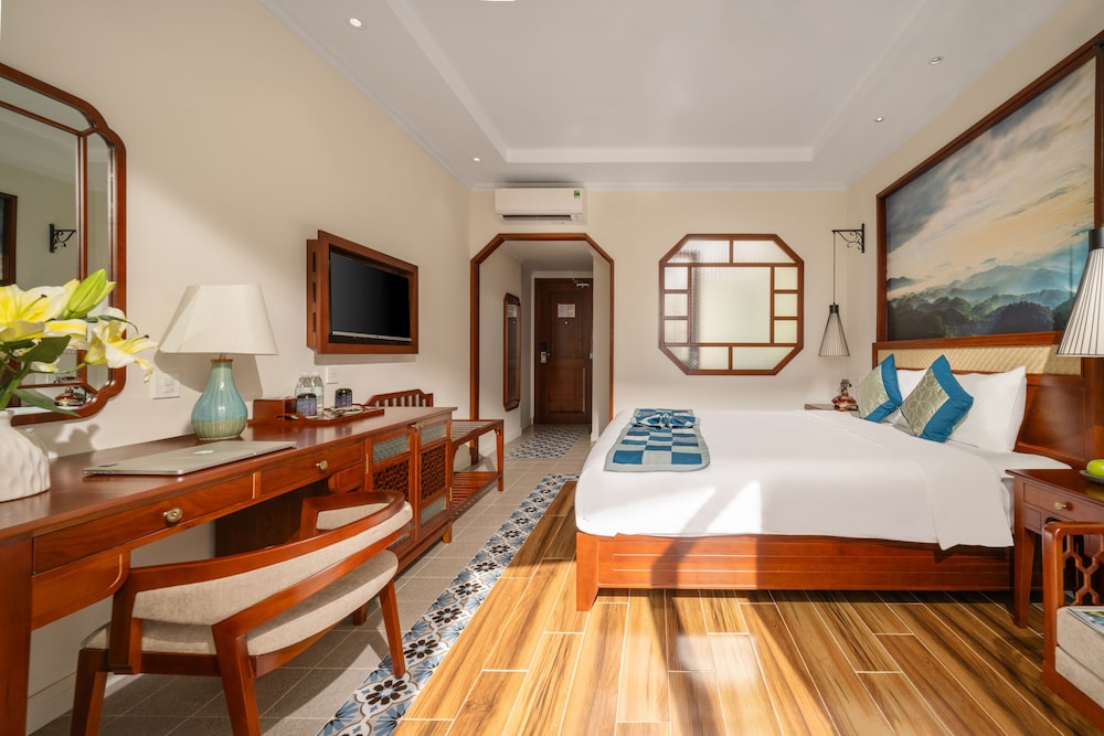 Deluxe Double or Twin, Pool or Village view - Photo 5