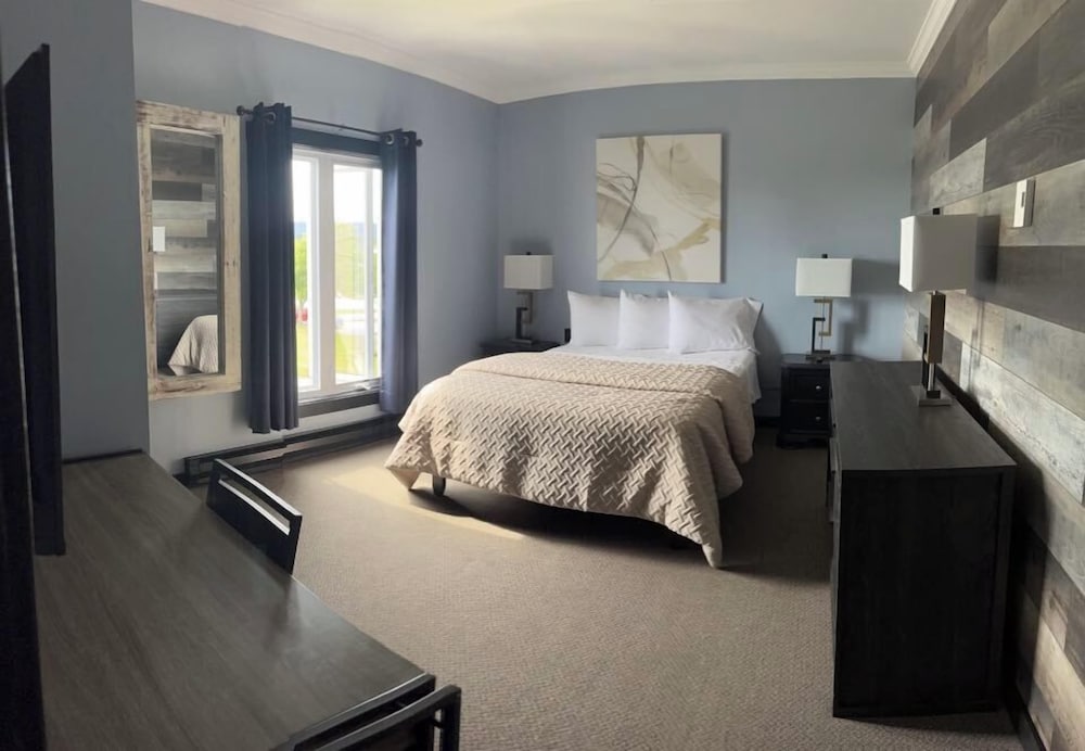 Superior Suite, City View