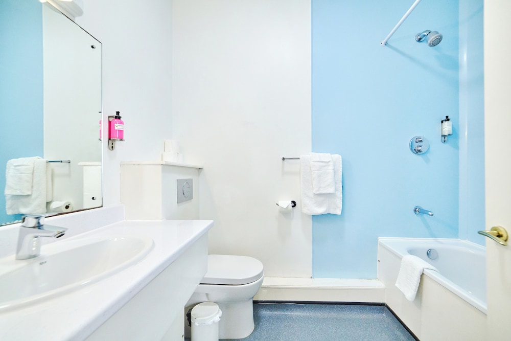 Standard Twin Room - Photo 10