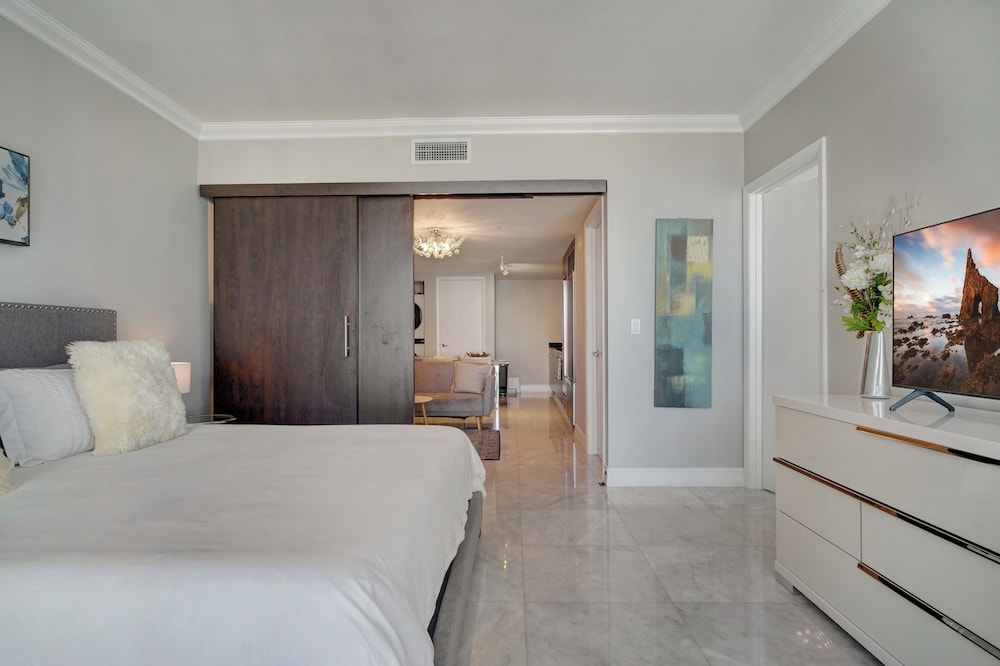 Luxury Condo, 2 Bedrooms, Balcony, Sea View photo 3