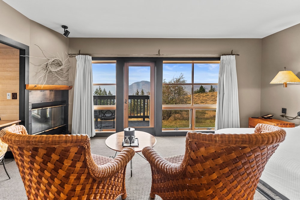Room (Mt. Robinson Guest) (Not Pet Friendly)