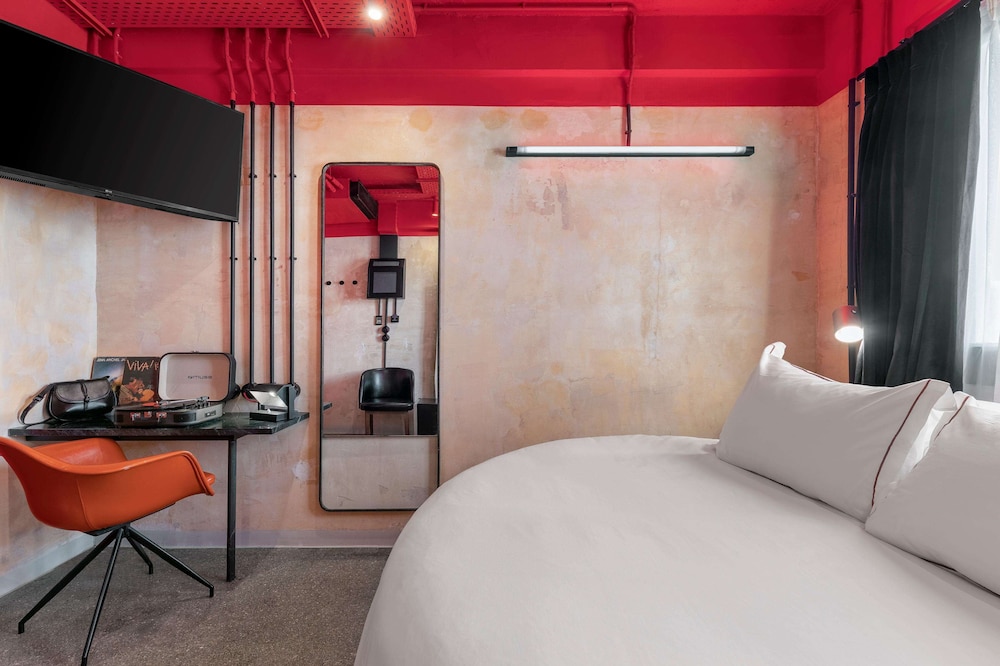 Foxy Double Room