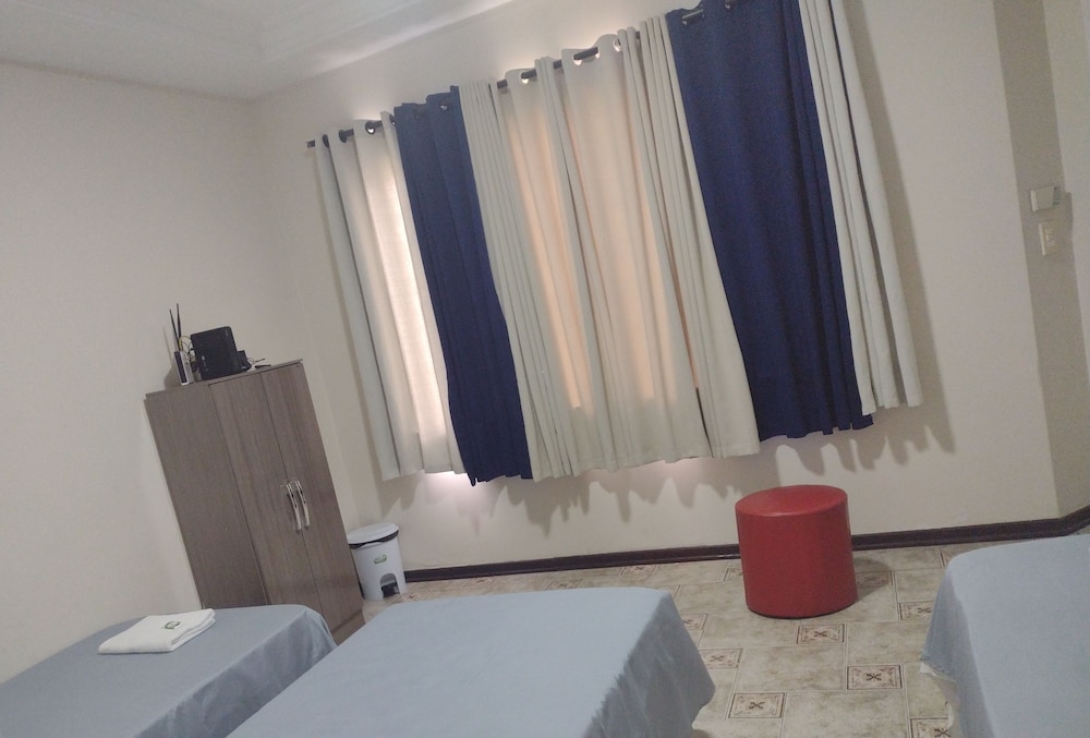 Economy Twin Room photo 1