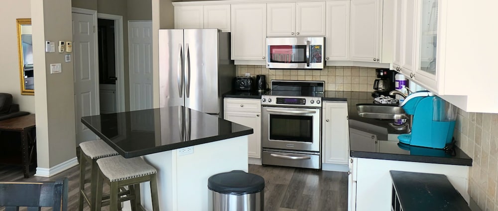 Premium Chalet, 5 Bedrooms, Hot Tub, Mountain View photo 2