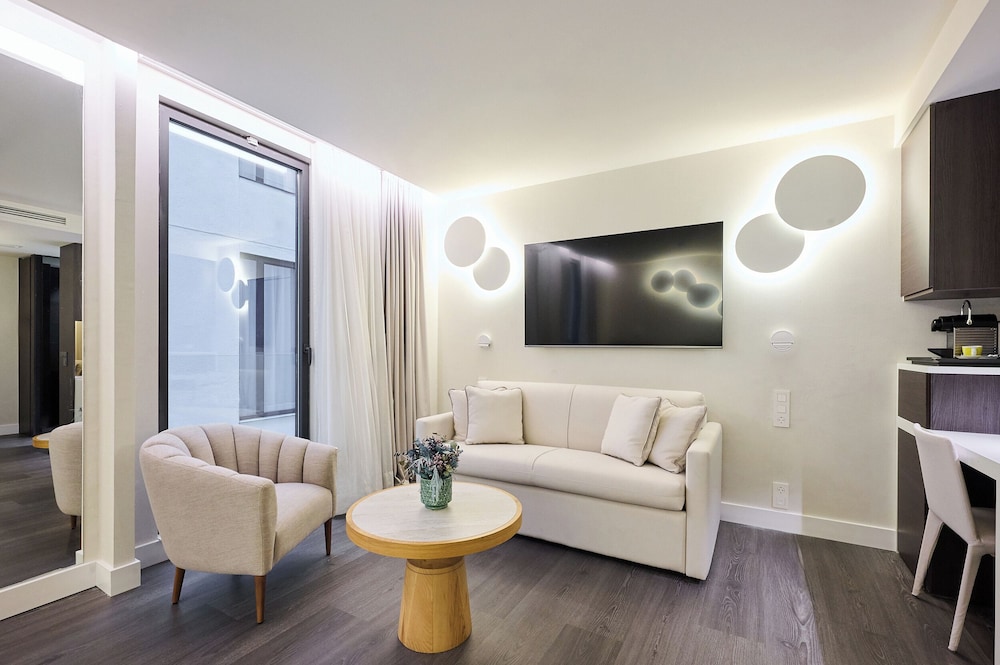 Superior Triple Room photo 2