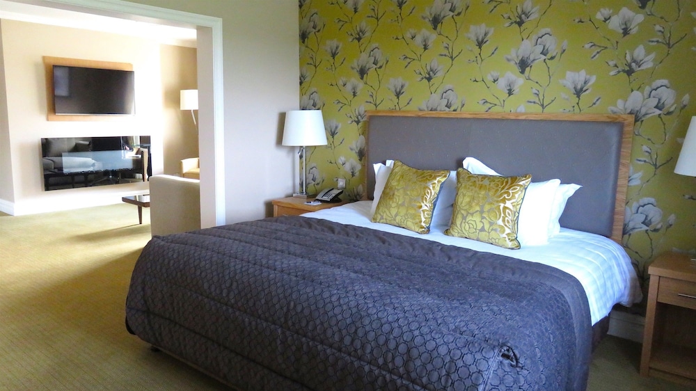 Carden Courtyard Suite photo 1