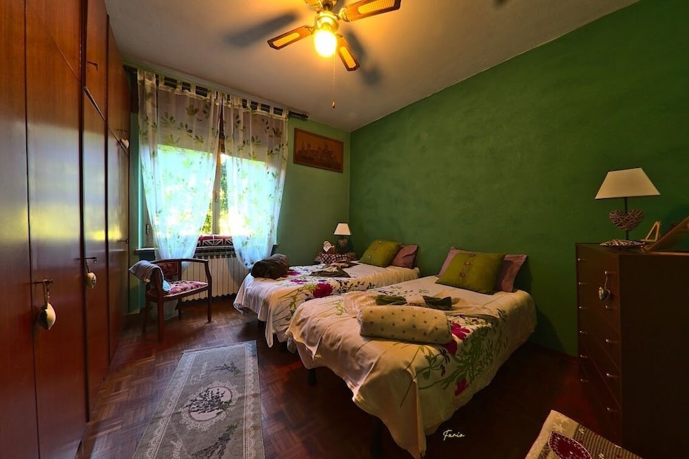 Twin Room, Mountain View