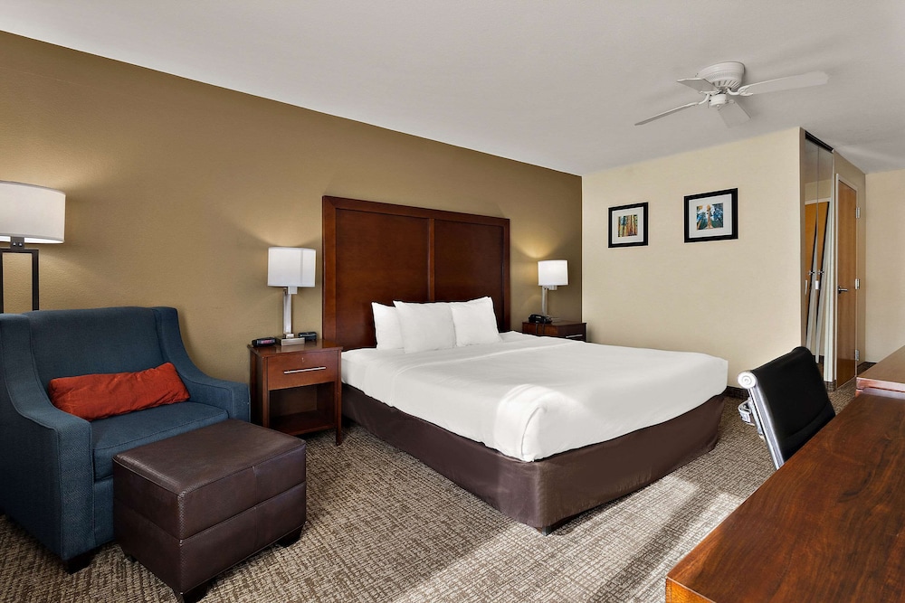 Room, 1 King Bed, Accessible, Non Smoking - Photo 2