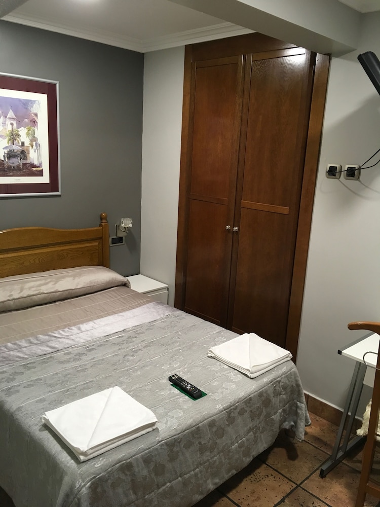 Basic Double Room