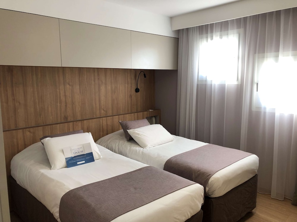 Standard Room, 2 Twin Beds - Photo 2