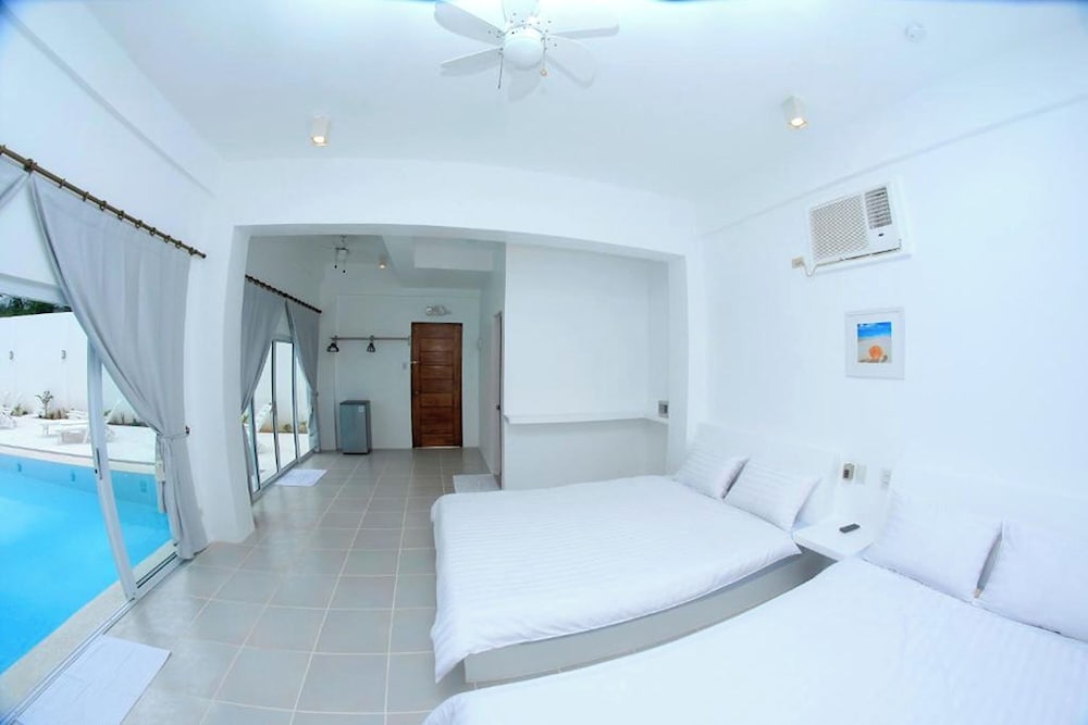 Family Pool Access Room