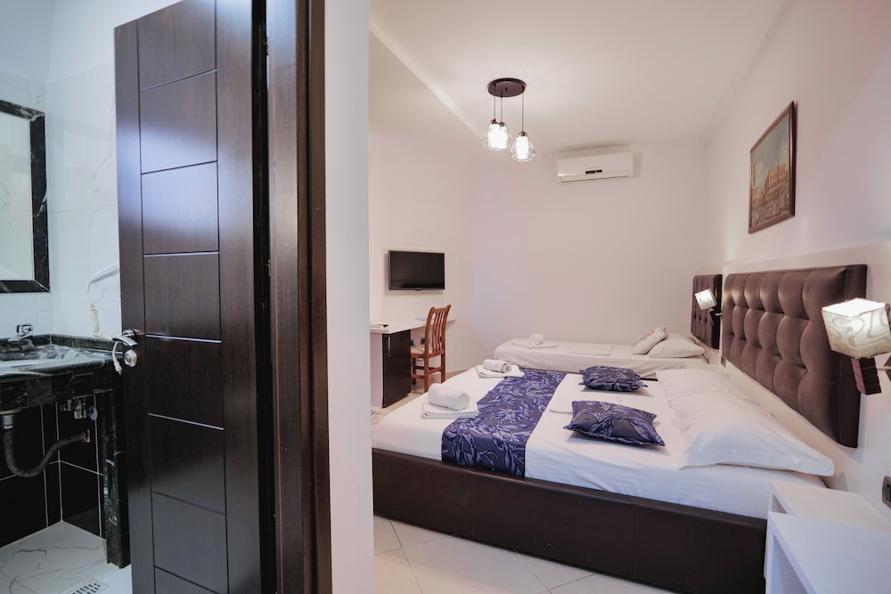 Superior Triple Room, Sea View photo 3