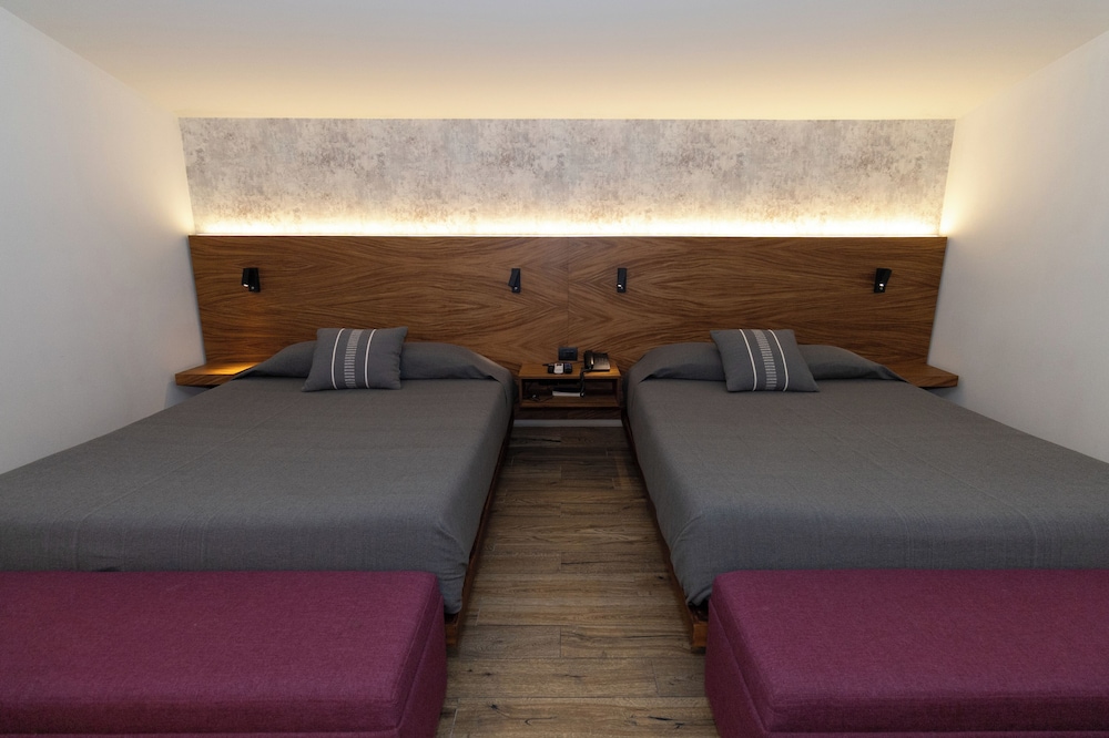 Family Suite, 2 Double Beds - Photo 1