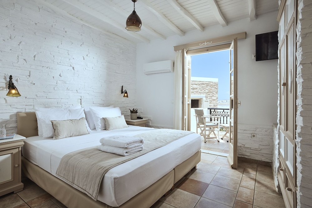 Standard Triple Room, Sea View photo 1