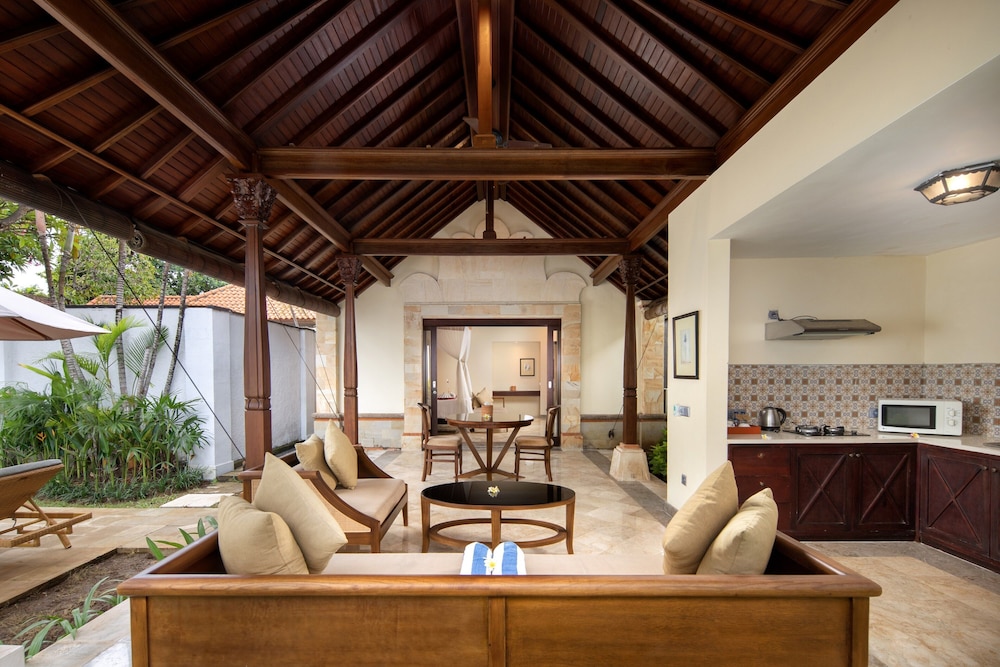 One Bedroom Honeymoon Private Pool Villa - Photo 9