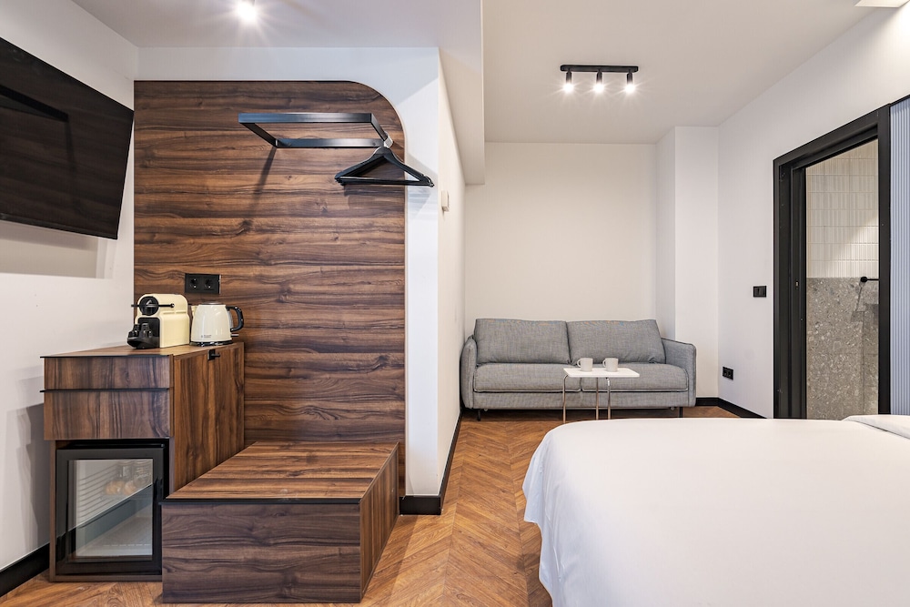 Room - Photo 4