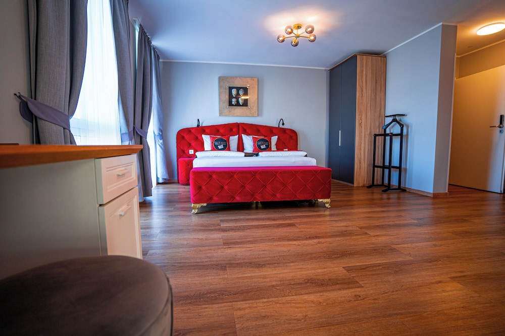 Exclusive Studio Suite photo 1