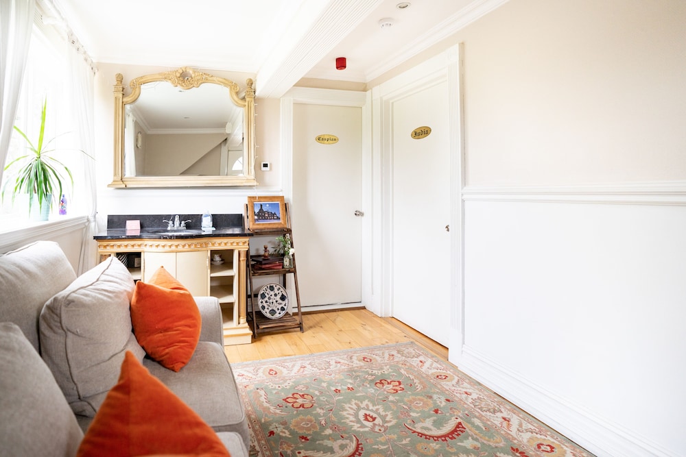 Caspian Mews building with spiral staircase access photo 3
