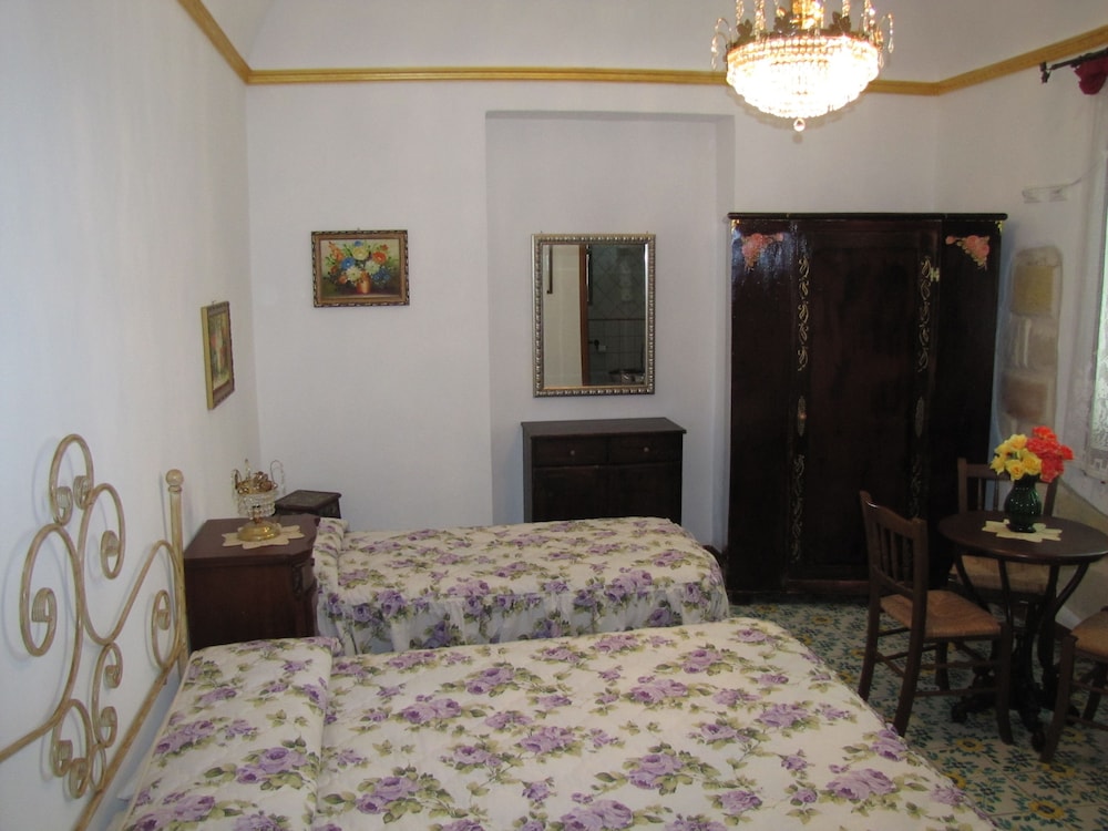 Deluxe Triple Room photo 1