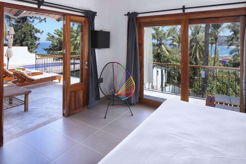 Suite, Sea View (#4) - Photo 1