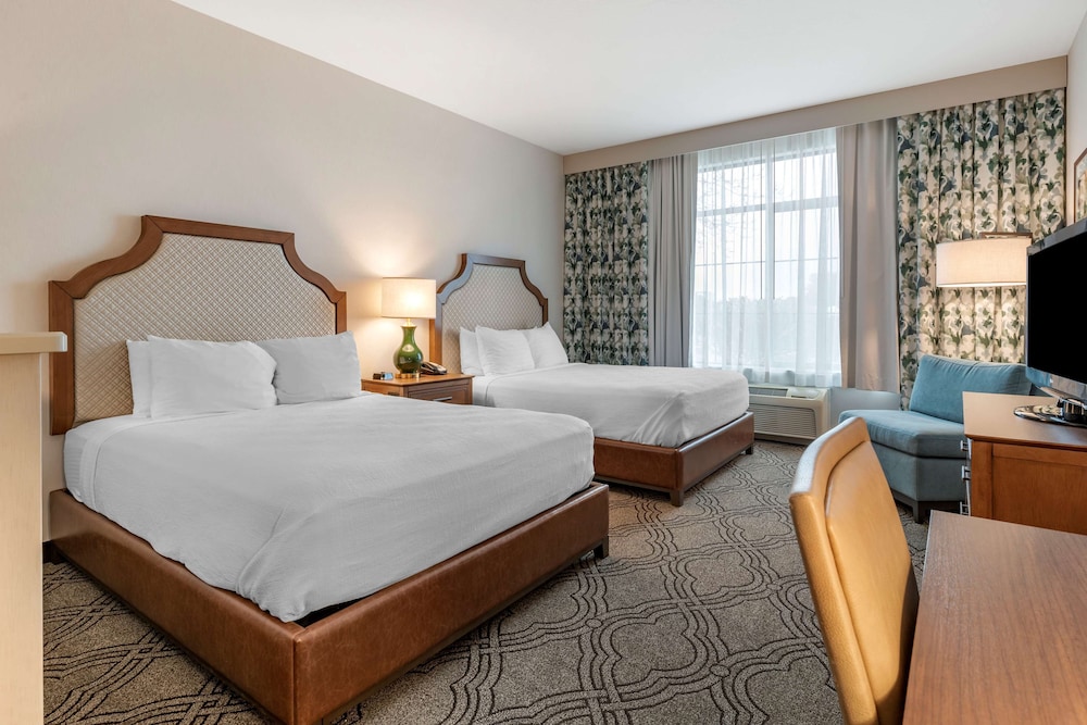 Suite, 2 Queen Beds, Non Smoking, Refrigerator & Microwave (Oversized Room) - Photo 1