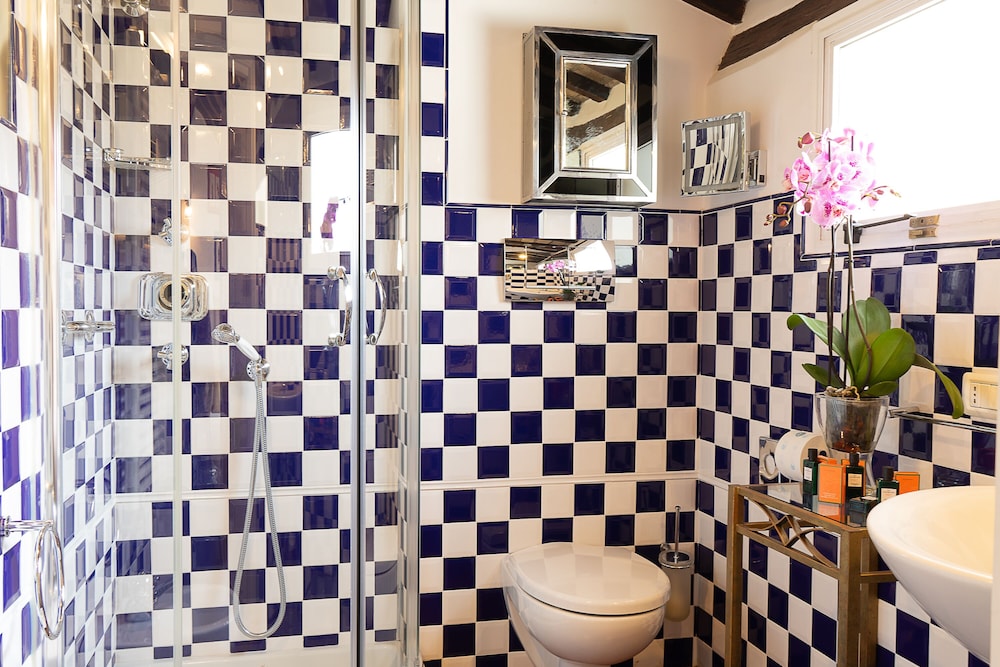 Classic Apartment, 1 Bedroom, Mezzanine photo 3