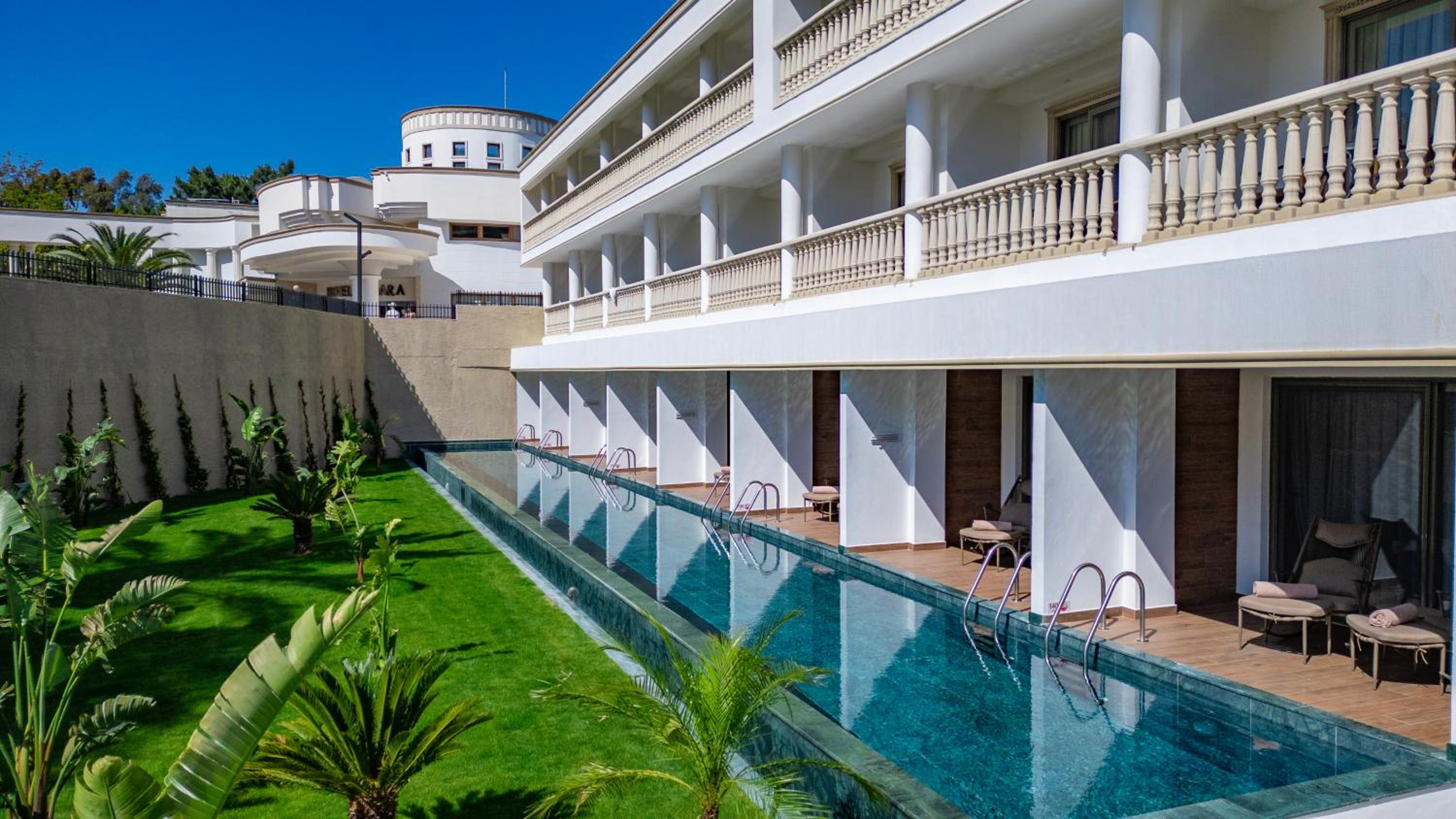 Swim Up Deluxe Room - Photo 4