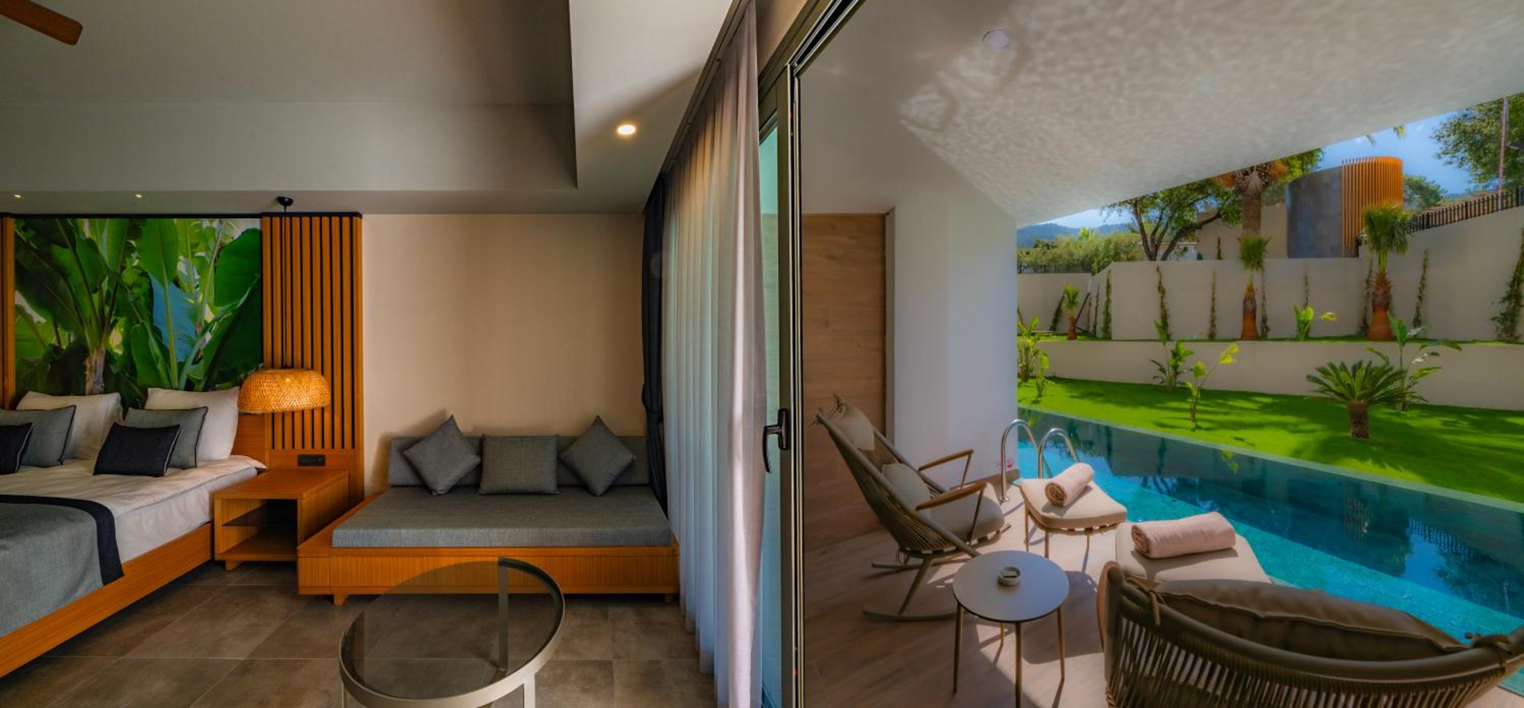 Swim Up Deluxe Room - Photo 1