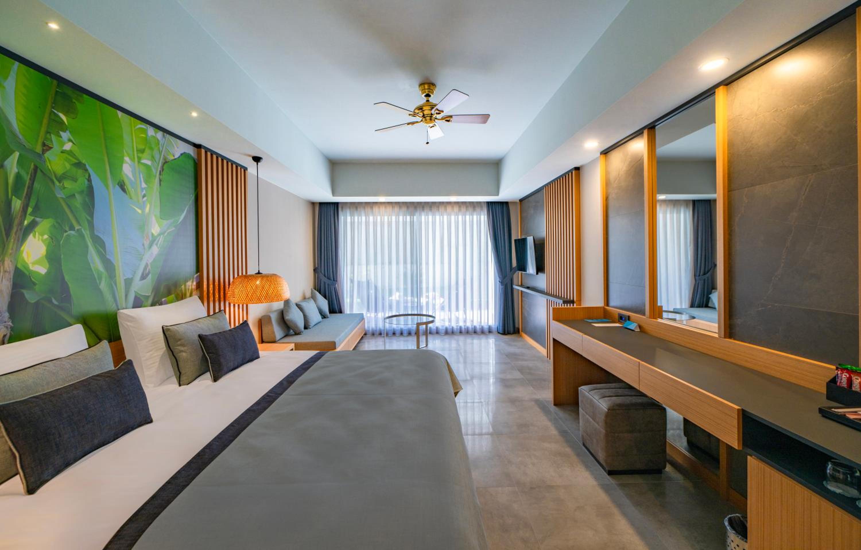 Swim Up Deluxe Room - Photo 6