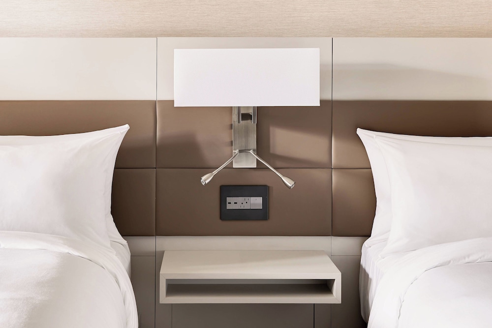 Deluxe Room, 2 Queen Beds - Photo 2