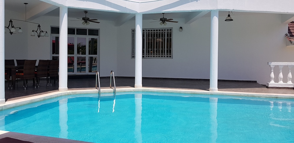 Luxury Villa, 3 Bedrooms, Private Pool, Garden View photo 2