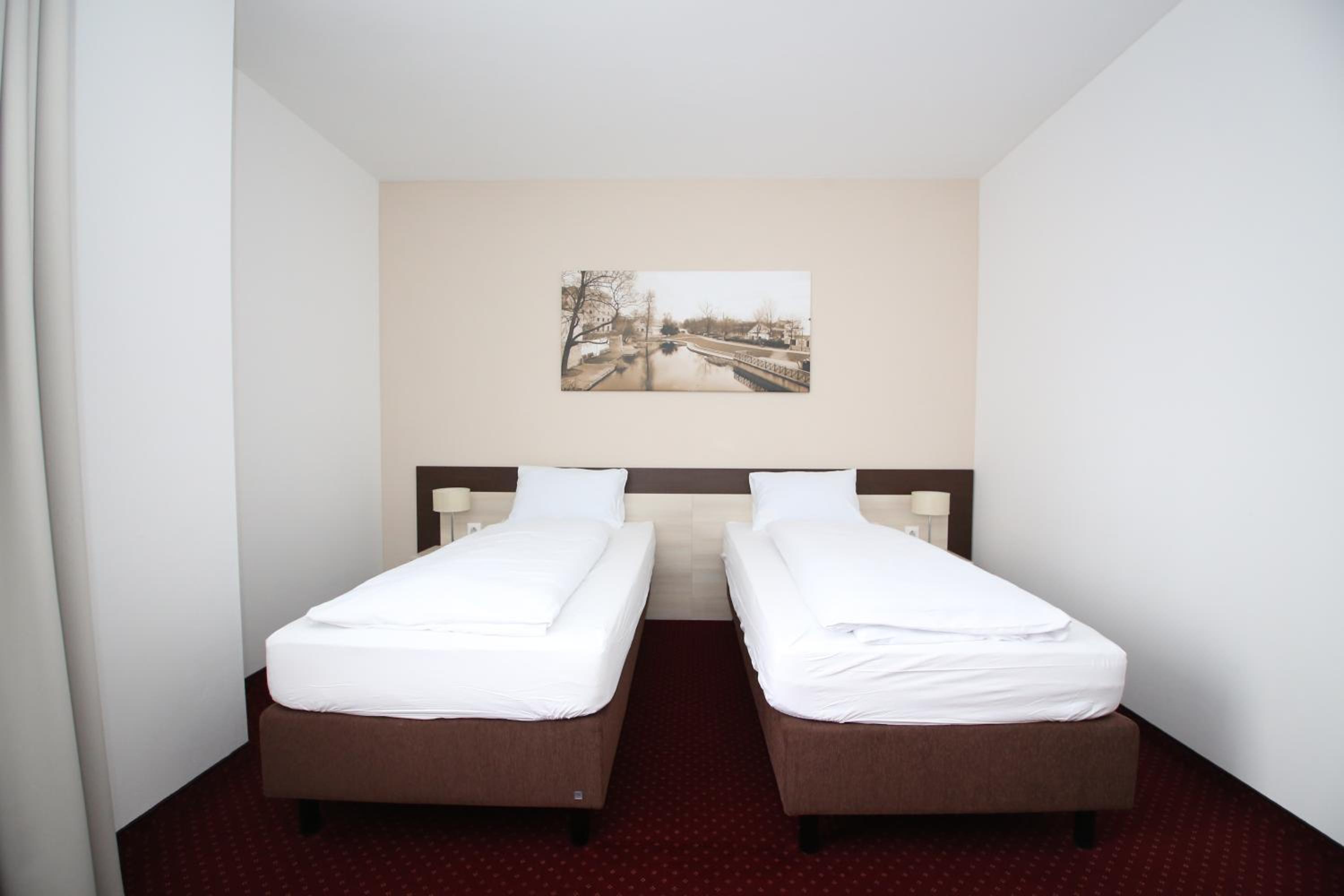 Standard Double or Twin Room photo 2