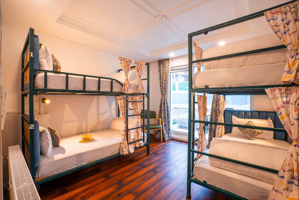 4 Bed female dorm photo 1