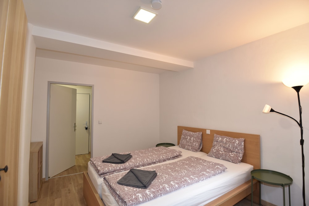 Apartment, 1 Queen Bed, Non Smoking, Kitchenette photo 2