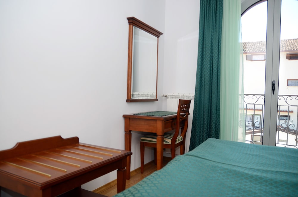 Luxury Apartment, 1 Bedroom, Kitchen, Garden Area photo 2
