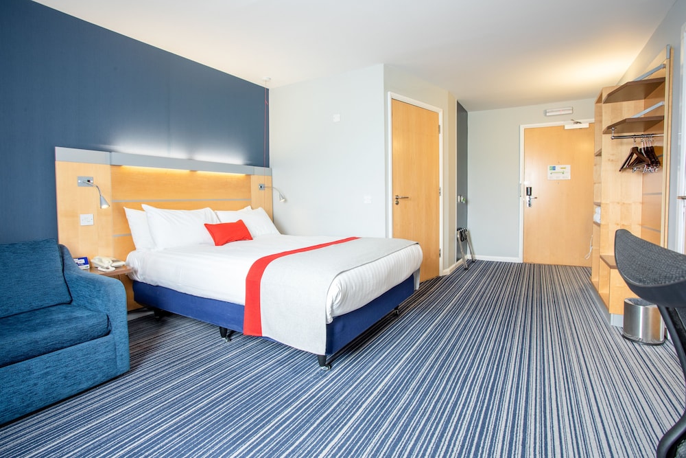 Standard Room, 1 Double Bed, Accessible (with Free Hot Breakfast) - Photo 3