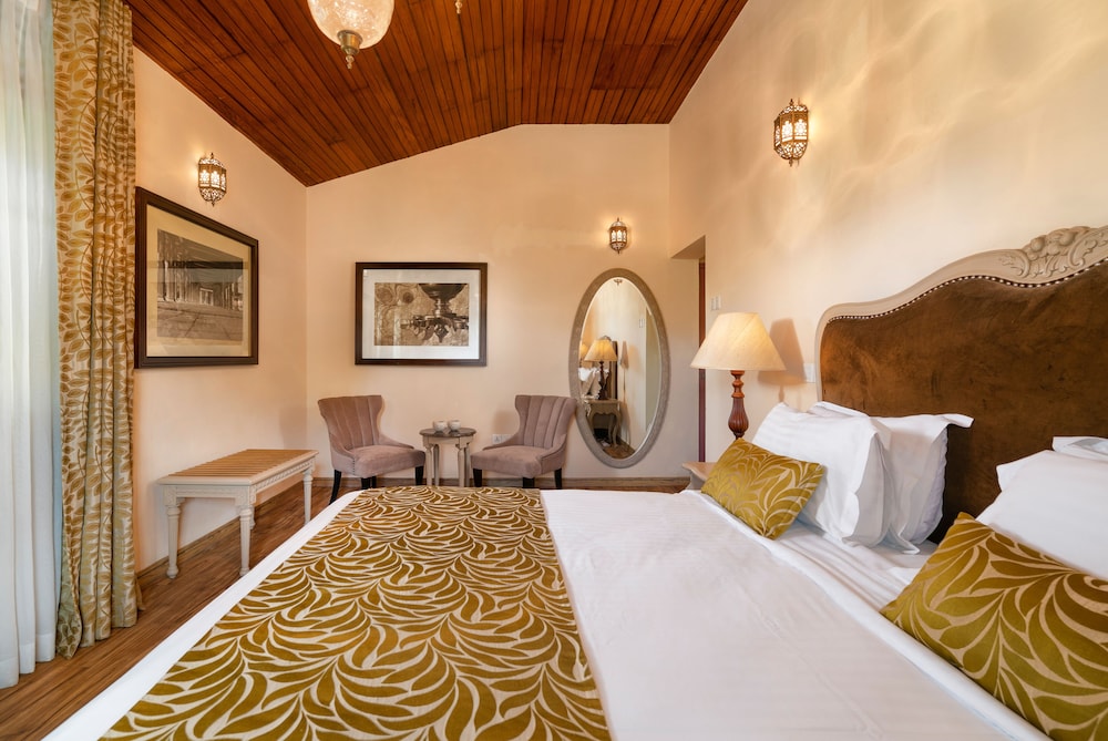 Superior Room, 1 King Bed, Garden View