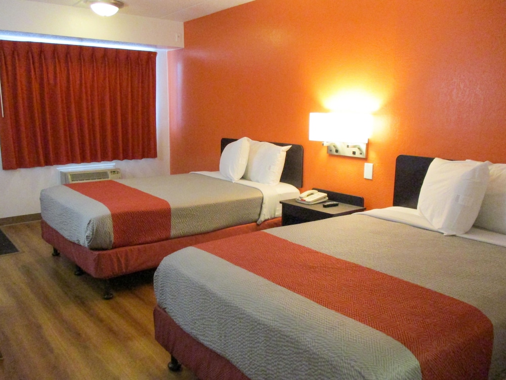 Standard Room, 2 Double Beds, Non Smoking - Photo 3